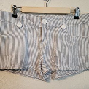 Woman's striped shorts size 11